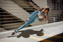 Load image into Gallery viewer, Fearless Motion Leggings - Aqua
